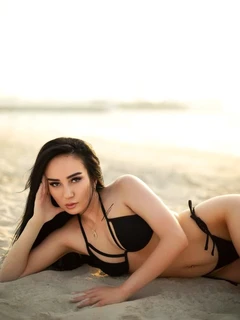 Malika escort in Paris