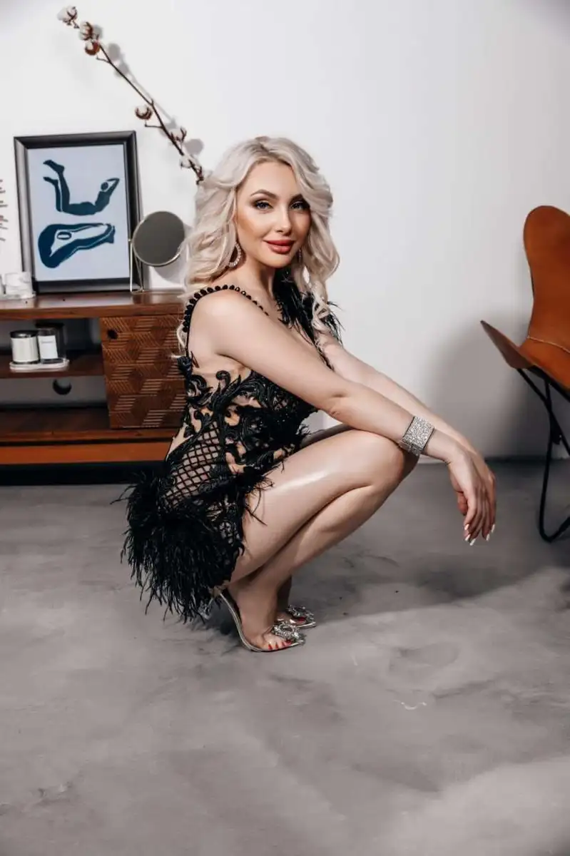 Margot escort in Paris