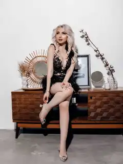 Margot escort in Paris