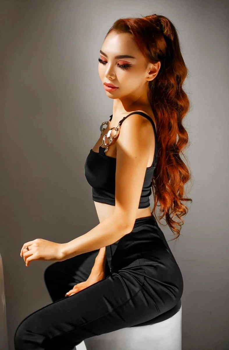 Medina escort in Paris
