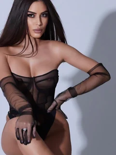 Mila escort in Paris