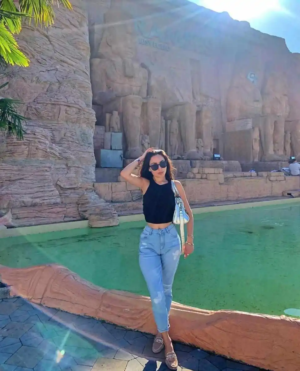 Milana escort in Paris