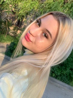 Monica escort in Paris