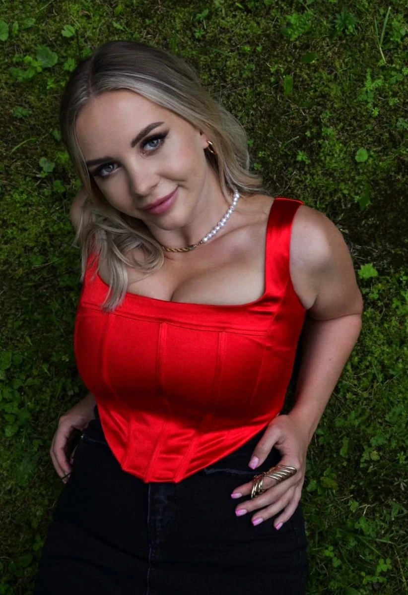 Myrta escort in Paris