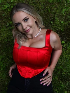 Myrta escort in Paris