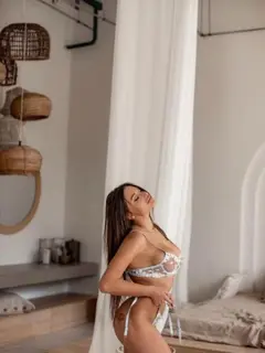 Nika escort in Paris