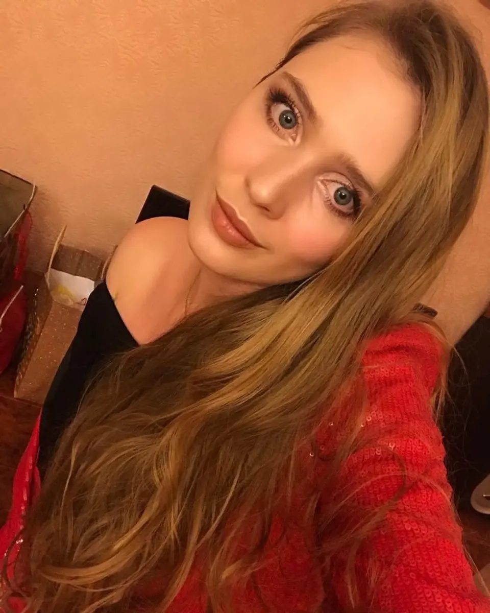 Polina escort in Paris