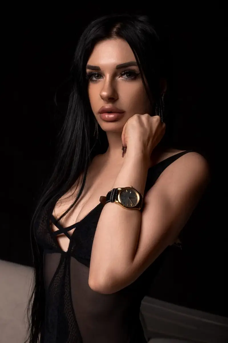 Rina escort in Paris