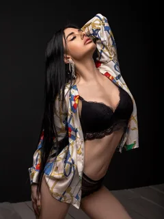 Rina escort in Paris