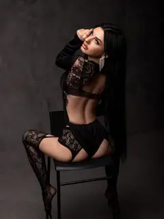Rina escort in Paris