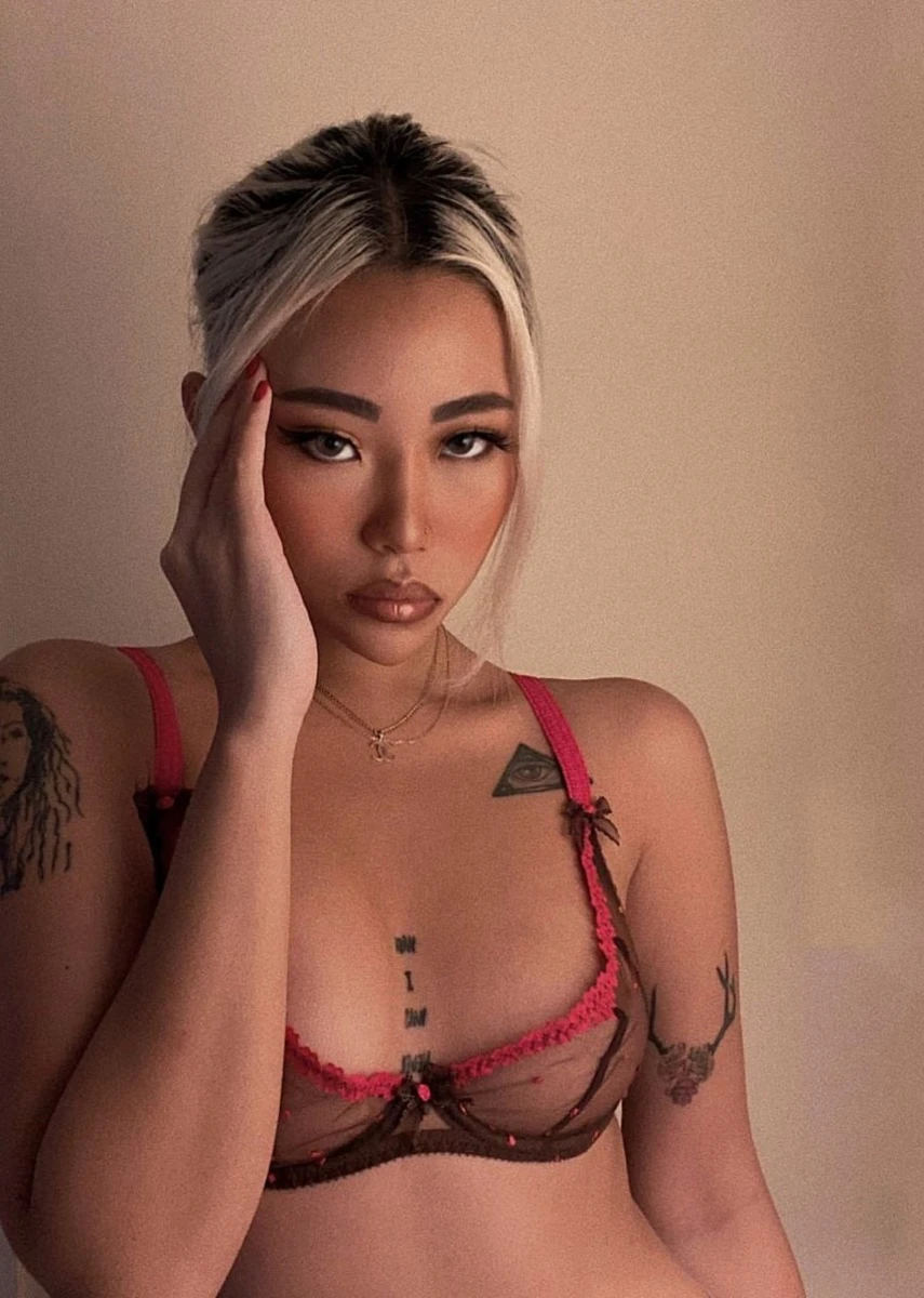 Rosie escort in Paris