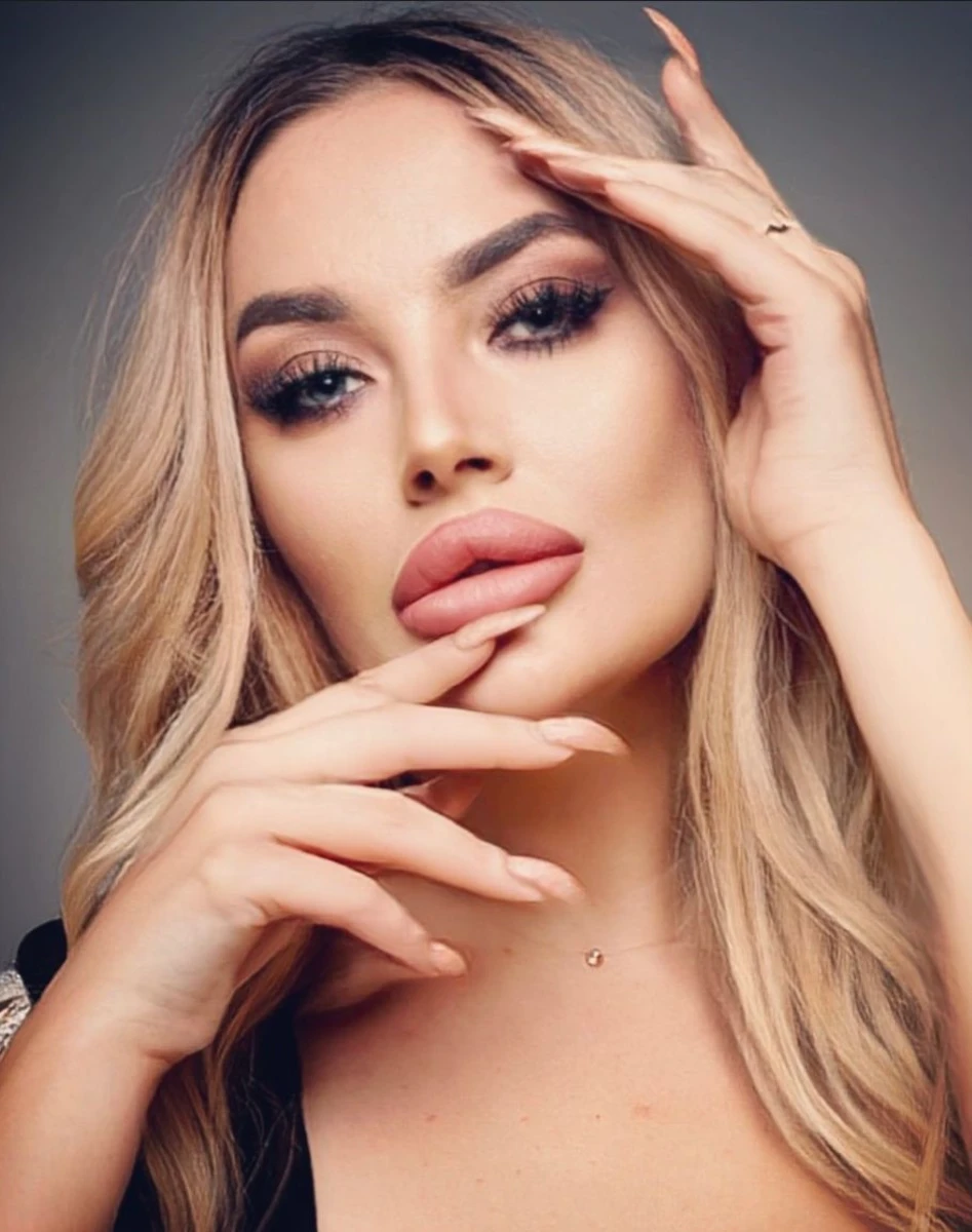 Sasha escort in Paris