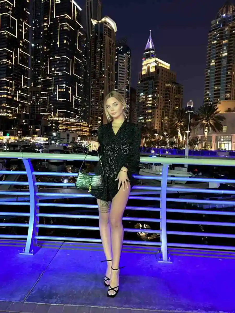 Tasy escort in Paris