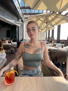 Tasy escort in Paris