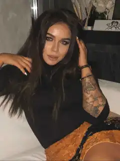Tina escort in Paris