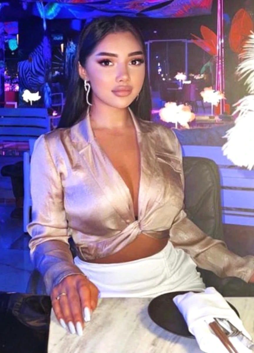 Valentina escort in Paris