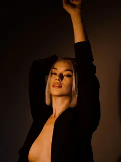 Valeria escort in Paris