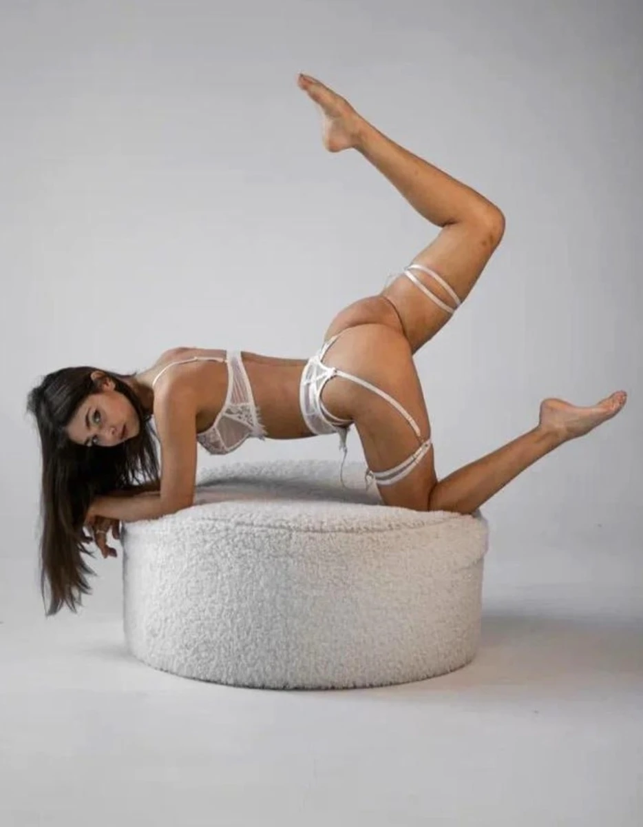 Yana escort in Paris