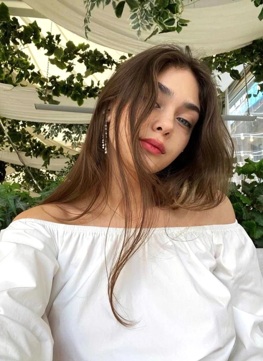 Yana escort in Paris