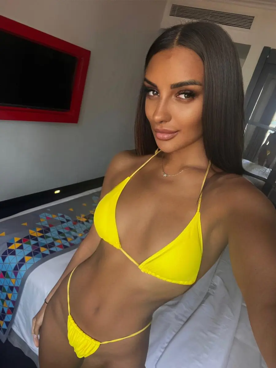 Yasya escort in Paris