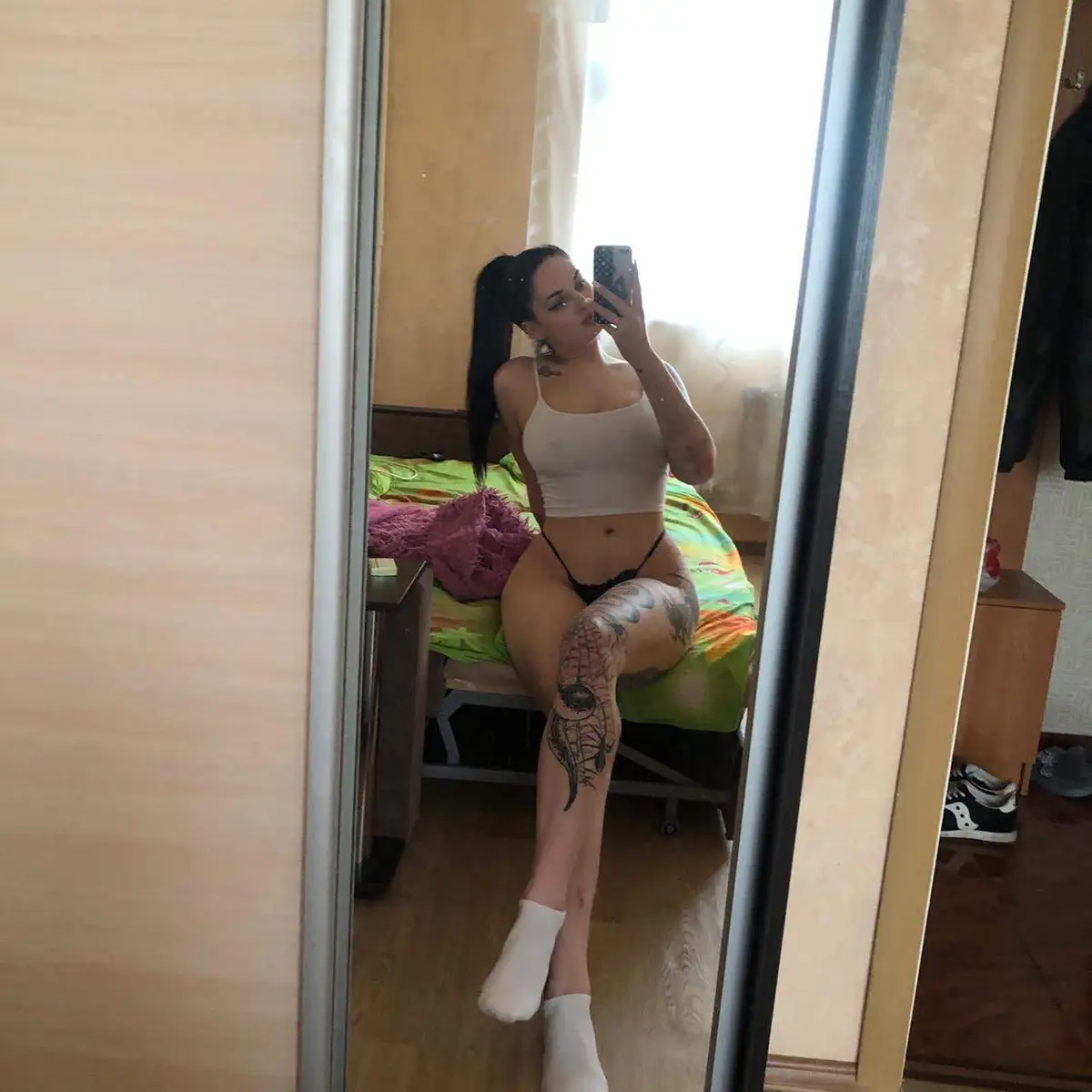 Zarina escort in Paris