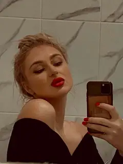 Zhenya escort in Paris